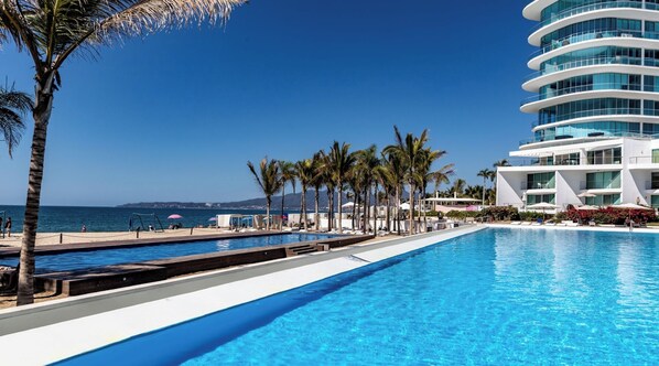 2 outdoor pools - Condo Aria Ocean 614 by Kivoya (Nuevo Nayarit)