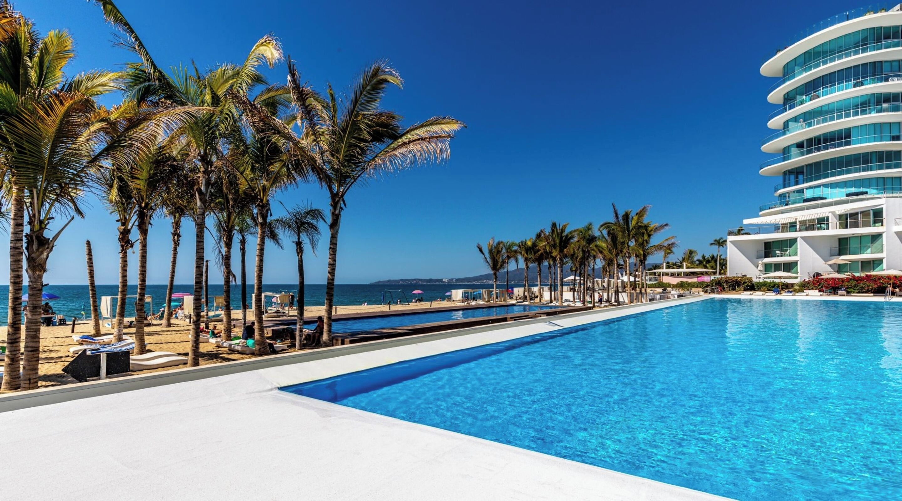 2 piscinas al aire libre
