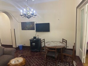 Apartment, 2 Bedrooms, Smoking, Balcony | Dining room