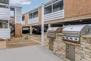 Terrace/patio - Modern Comfort Easy Access to Bay Area Attractions (Houston)