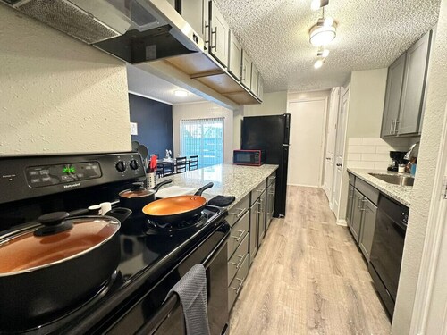 Modern Comfort Easy Access to Bay Area Attractions