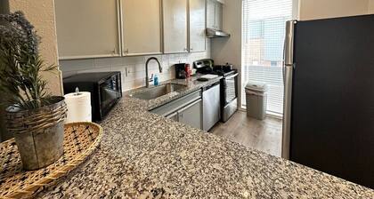 Elegant Hideaway Close to NASA and Kemah Boardwalk