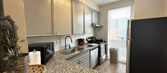 Elegant Hideaway Close to NASA and Kemah Boardwalk