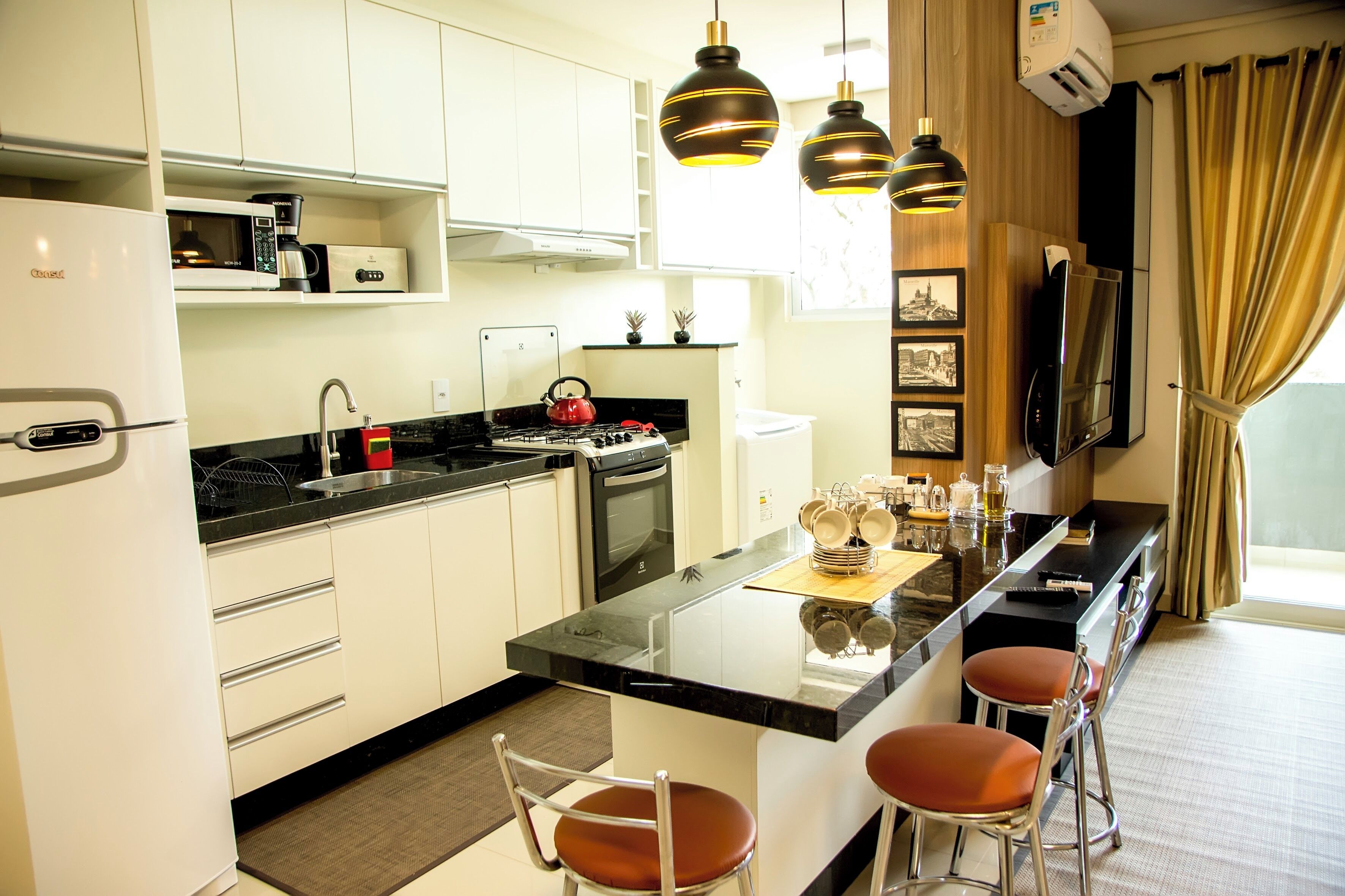 Refrigerador, microondas, horno, placa de cocina