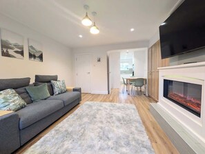 Unclassified image, 4 of 13, button