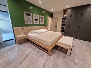 3 chambres, fer et planche à repasser, lit parapluie, Wi-Fi gratuit