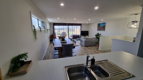 Interior. Relax at The Bunker - Normanville. Great views, modern and spacious.