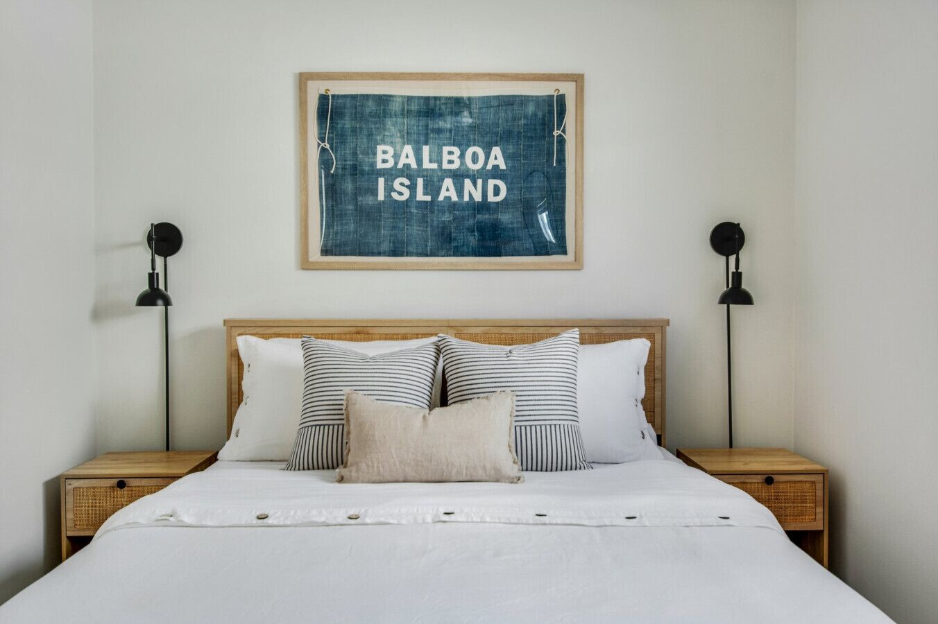 3 bedrooms, desk, iron/ironing board, travel crib