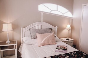 3 bedrooms, desk, iron/ironing board, WiFi