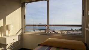 3 bedrooms, WiFi, bed sheets - COBLANCA sea front apartment (Benidorm)