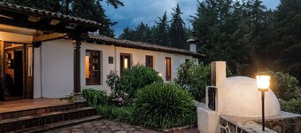 Country house 5 minutes from downtown Patzcuaro with spectacular view of the lake.