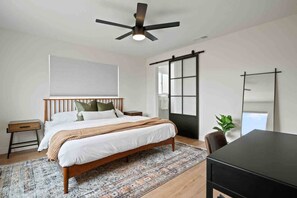 3 bedrooms, desk, iron/ironing board, travel crib