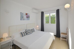 3 chambres, fer et planche à repasser, Wi-Fi gratuit, draps fournis