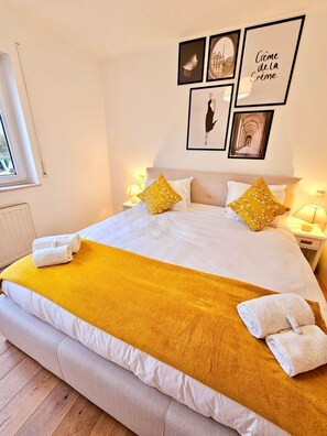 2 bedrooms, iron/ironing board, free WiFi - Bright 2 bedrooms flat w parking&balcont (Hesperange)