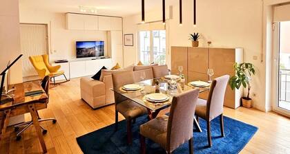 Bright 2 bedrooms flat w parking&balcont