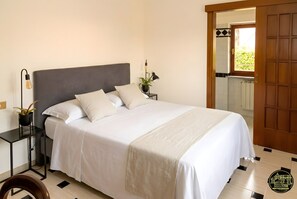 Unclassified image, 4 of 17, button