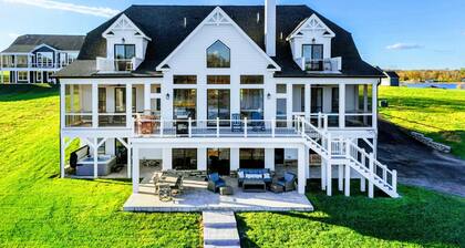 NEW 7BR Lakefront Lake Anna, Boat Dock, Deck Views