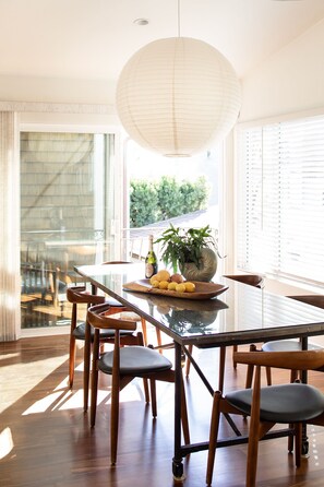 Dining - Sand Section Manhattan Beach House (Manhattan Beach)