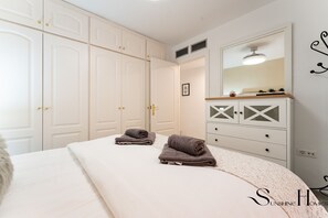 Iron/ironing board, free WiFi, bed sheets