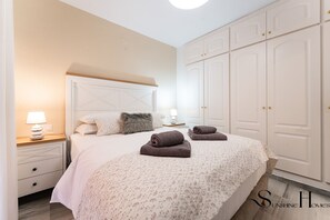 Iron/ironing board, free WiFi, bed sheets - 50 Meters from the Beach, 1 Bedroom with Parking REF013 (Torremolinos)