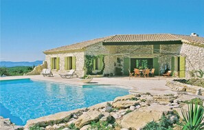 Pool - Stunning home in Venasque (Venasque)
