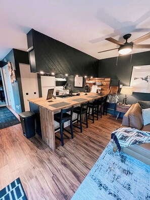 Interior - Cozy Lux Condo at Wintergreen Resort (Roseland)