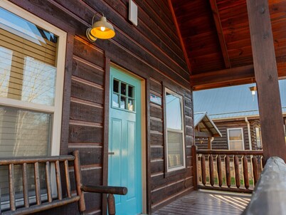 Lazy Lake Days • Fast Wifi • Roku TV • Free Firewood