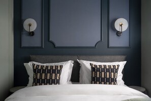 2 bedrooms, desk, iron/ironing board, travel cot