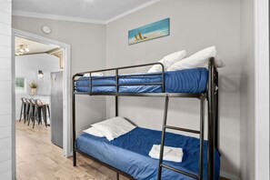 Iron/ironing board, WiFi, bed sheets