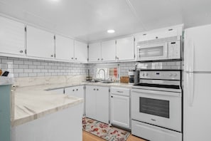 茶具/咖啡用具、冰箱、微波炉、烤箱