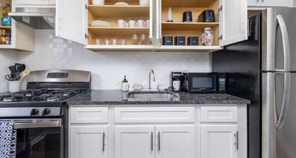New Furnished Apt in West Hartford w/ Parking and Central AC