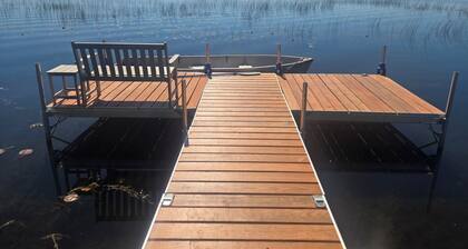 The Lily Pad: Newly Renovated, Lakefront Retreat on Shawano Lake, Sleeps 6