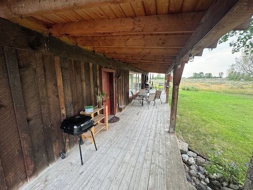 VW Microbus Slow Escape, where you’ll enjoy the tranquility of the Tetons💫