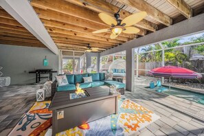 Terrace/patio - Multiple Families! 3 min walk to Beach, Jacuzzi, Heated Salt Wtr Pool, Game room (Englewood)