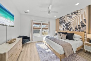 4 habitaciones, escritorio y tabla de planchar con plancha 