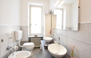 Shower, hair dryer - Cozy apartment in Borghetto di Borbera (Borghetto di Borbera)