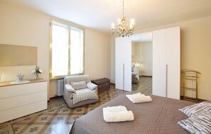 アイロン / アイロン台、旅行用ベビーベッド、WiFi (無料)