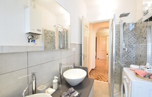 Shower, hair dryer - Cozy apartment in Borghetto di Borbera (Borghetto di Borbera)