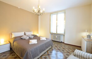 Bügeleisen/Bügelbrett, Reisekinderbett, kostenloses WLAN