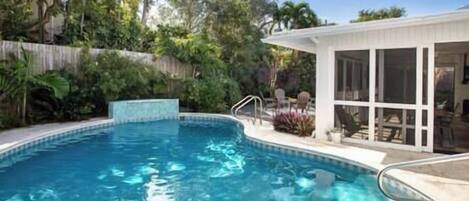 Beheizter Pool