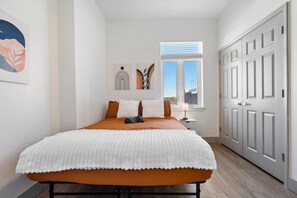 3 間睡房、書桌、熨斗/熨衫板、Wi-Fi