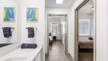 4 chambres, bureau, fer et planche à repasser, Wi-Fi