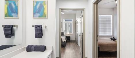 4 bedrooms, desk, iron/ironing board, WiFi