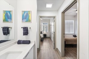 4 bedrooms, desk, iron/ironing board, WiFi