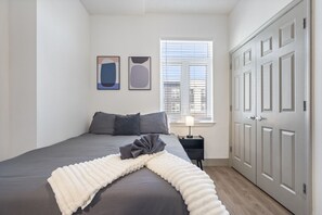 4 bedrooms, desk, iron/ironing board, WiFi