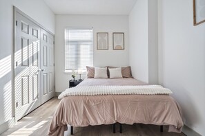 4 bedrooms, desk, iron/ironing board, WiFi