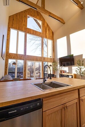 Oven, stovetop, cookware/dishes/utensils