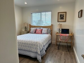 2 bedrooms, desk, iron/ironing board, free WiFi
