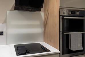 Fridge, microwave, oven, coffee/tea maker