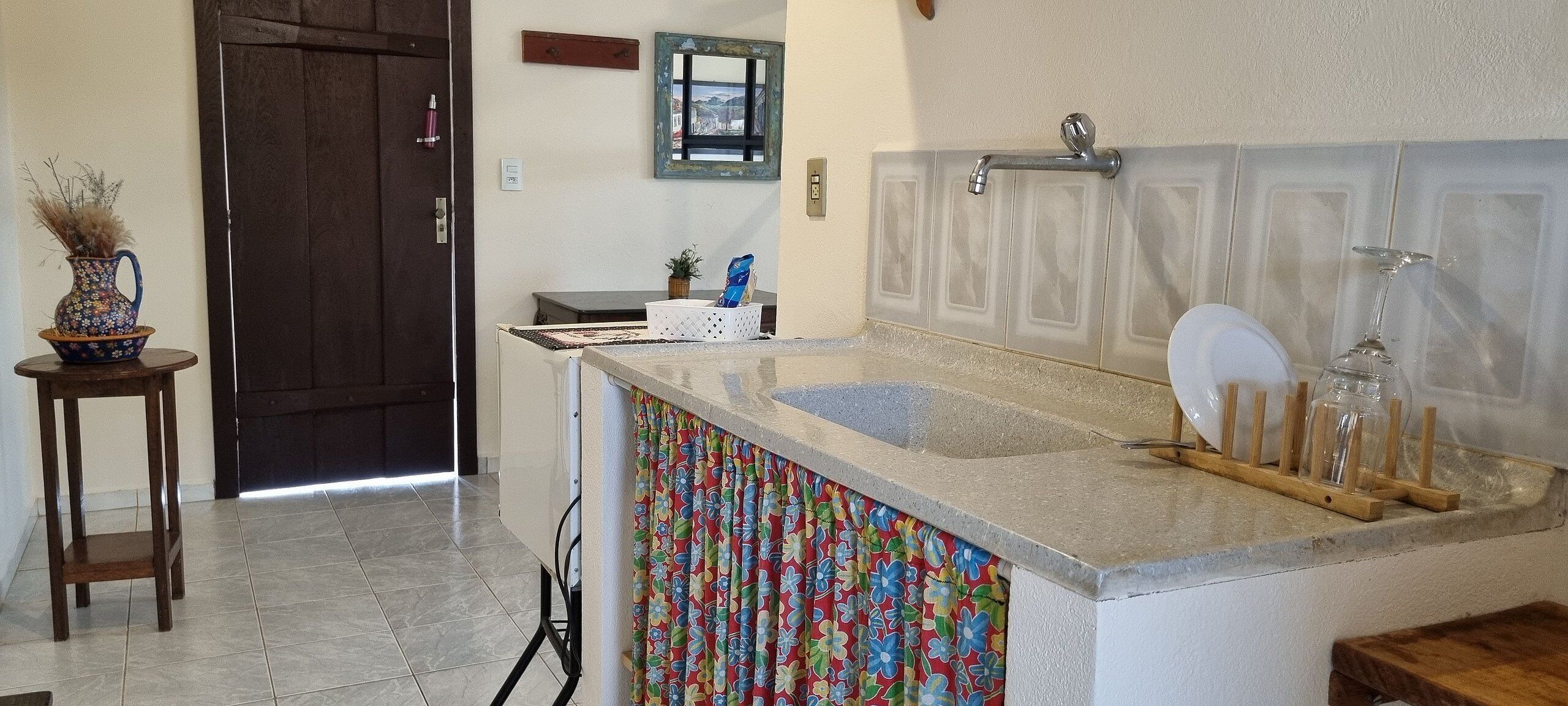 Basic Apartment | Bathroom | Separate tub and shower, towels, soap, shampoo